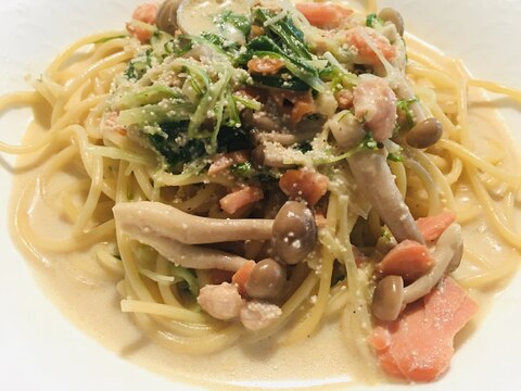 サーモンと水菜の豆乳パスタ